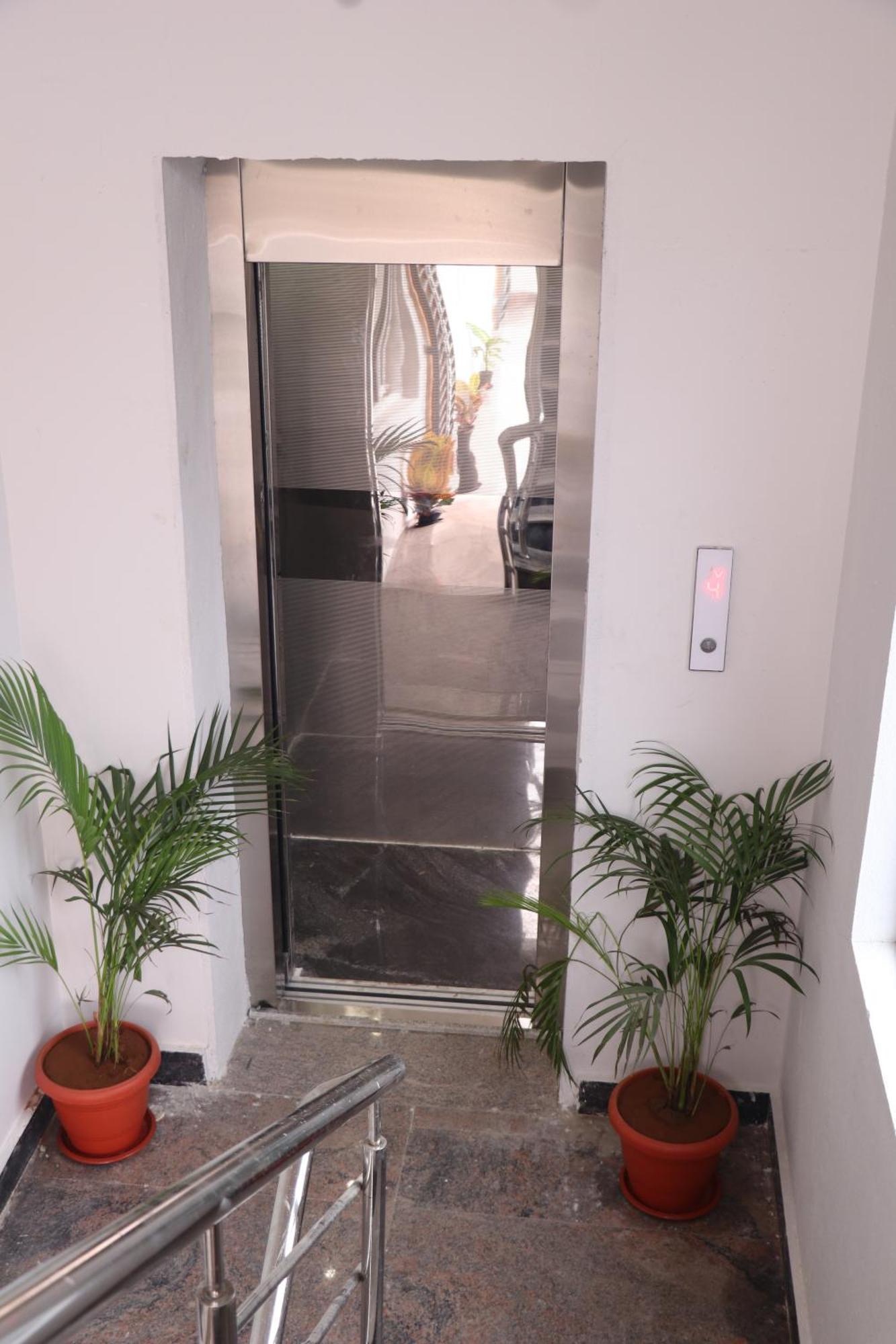 Leo Home Stay Tirupati Exterior foto